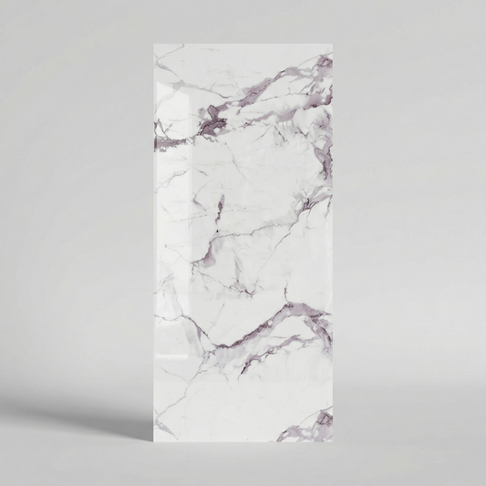 Panneau Mural PVC Effet Marbre Calacatta Light Veines Violettes – 260x120 cm